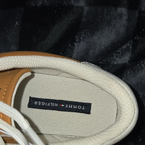 NEW Women's Tan Sneakers - Picture 4 of 12